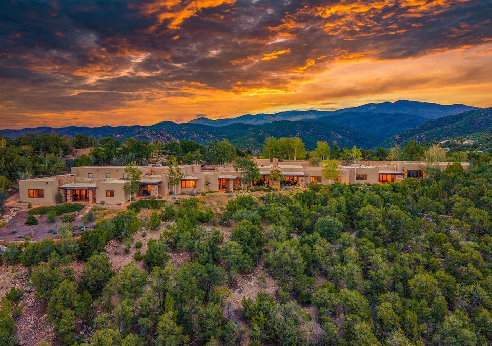 $8.5 Million Santa Fe Mansion Honors New Mexico’s Classic Architecture